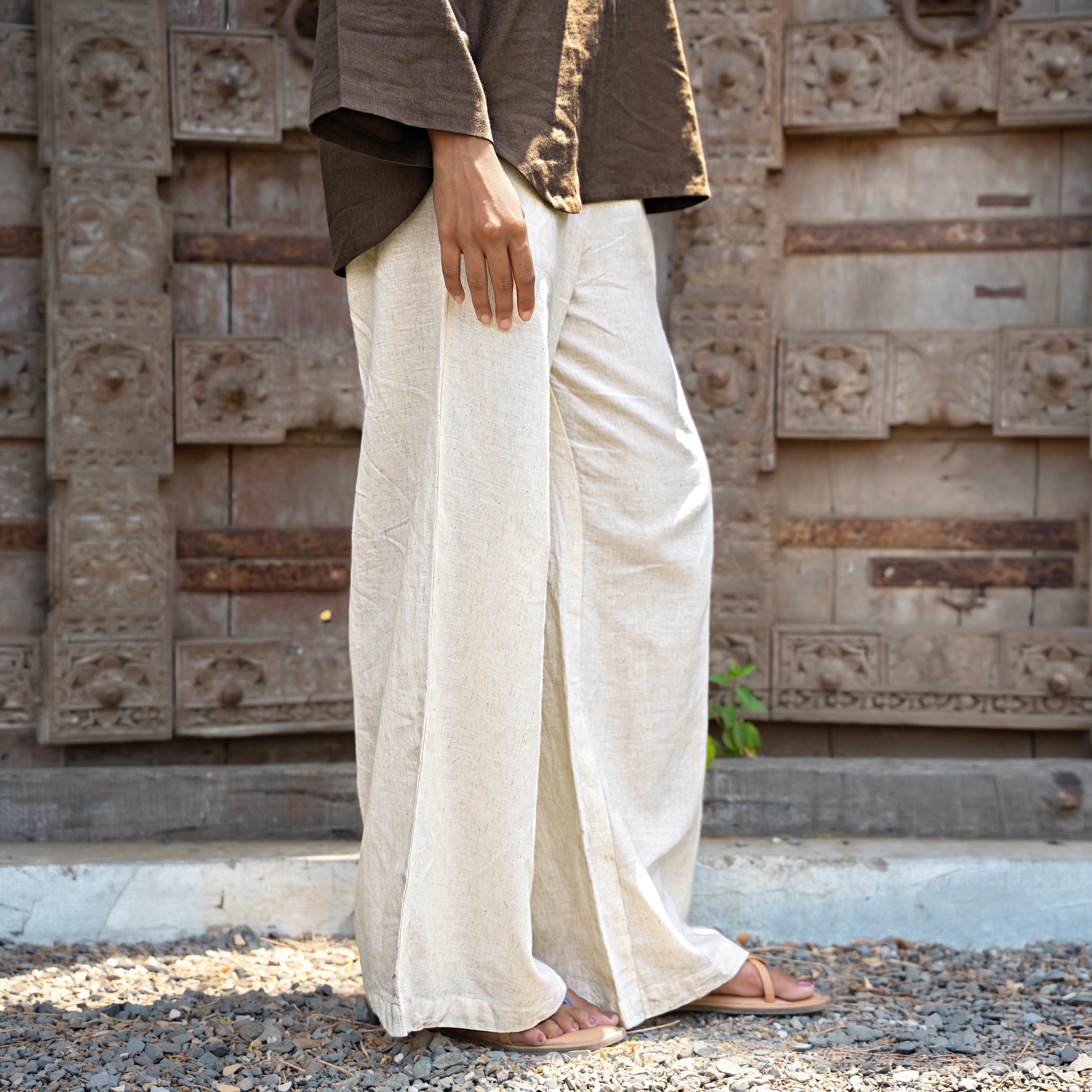 Biege linen pants