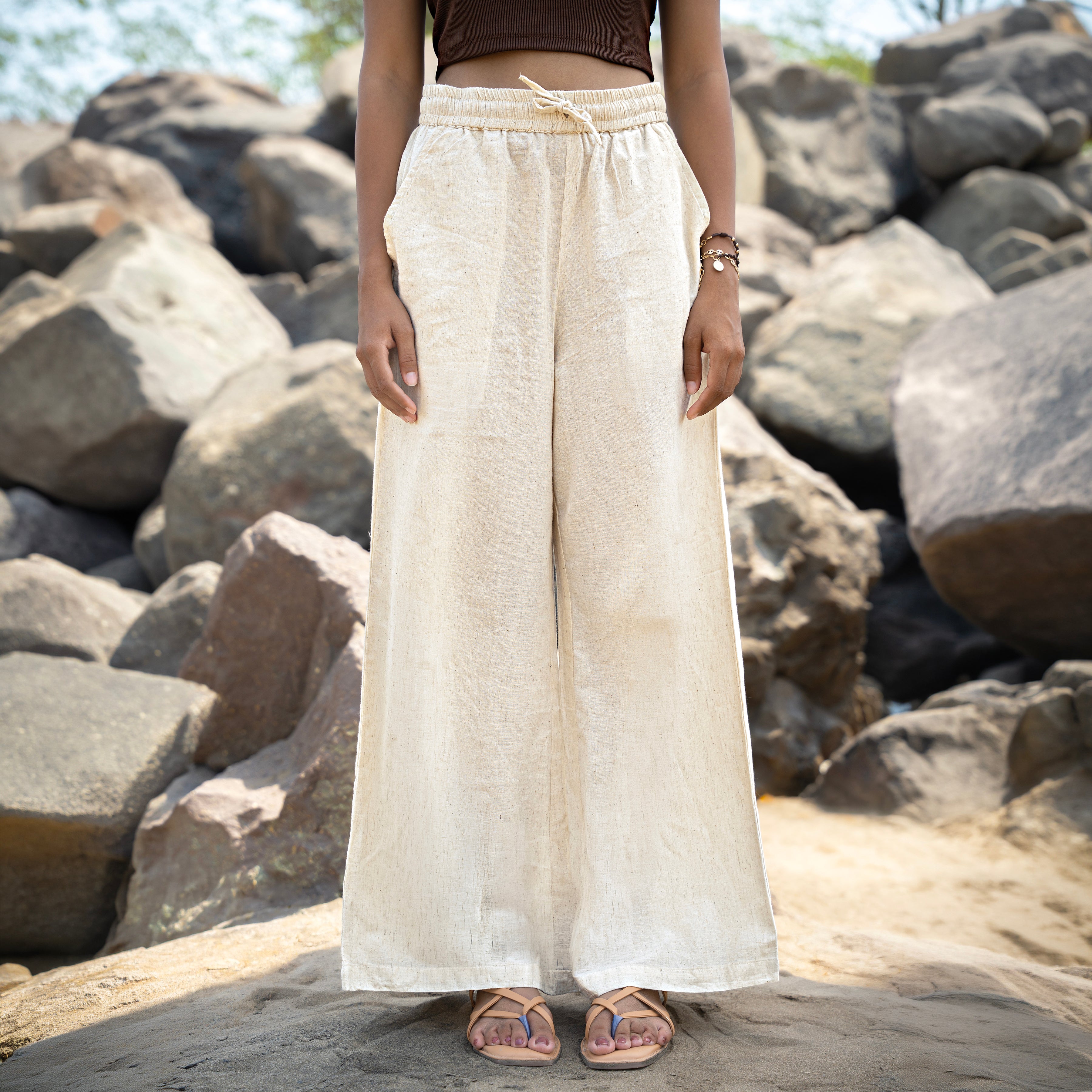 Biege linen pants